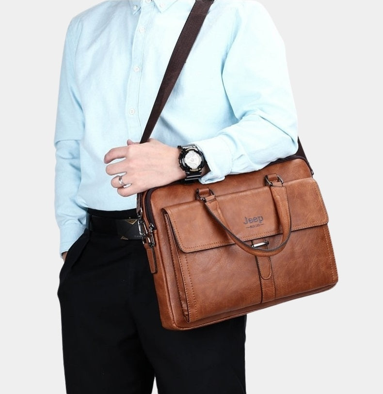 Pasta JEEP de Couro Classic com Bolso Externo para Notebook